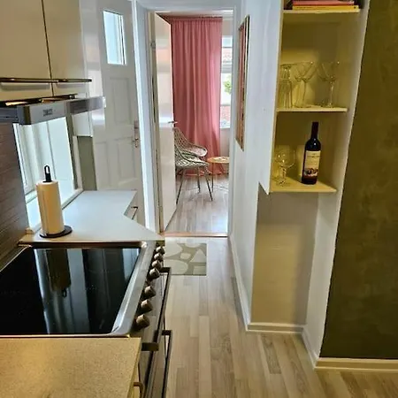 Idyllisk Mini-hus I Det Charmerende Latinerkvarter Апартаменты