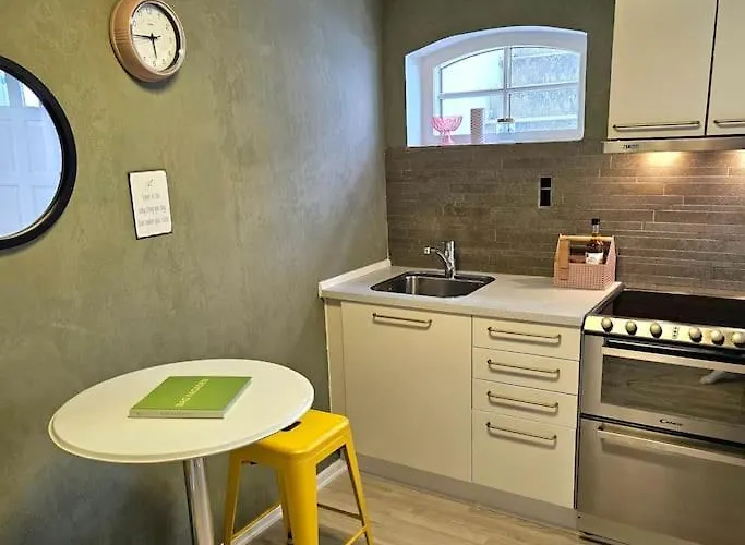 Idyllisk Mini-hus I Det Charmerende Latinerkvarter 아파트 비보르