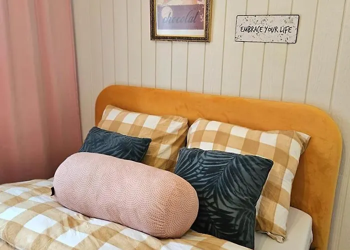 Idyllisk Mini-hus I Det Charmerende Latinerkvarter 비보르