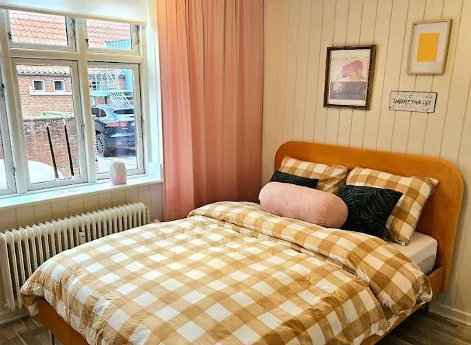 Idyllisk Mini-hus I Det Charmerende Latinerkvarter 아파트 비보르